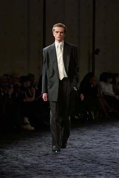 Look 15